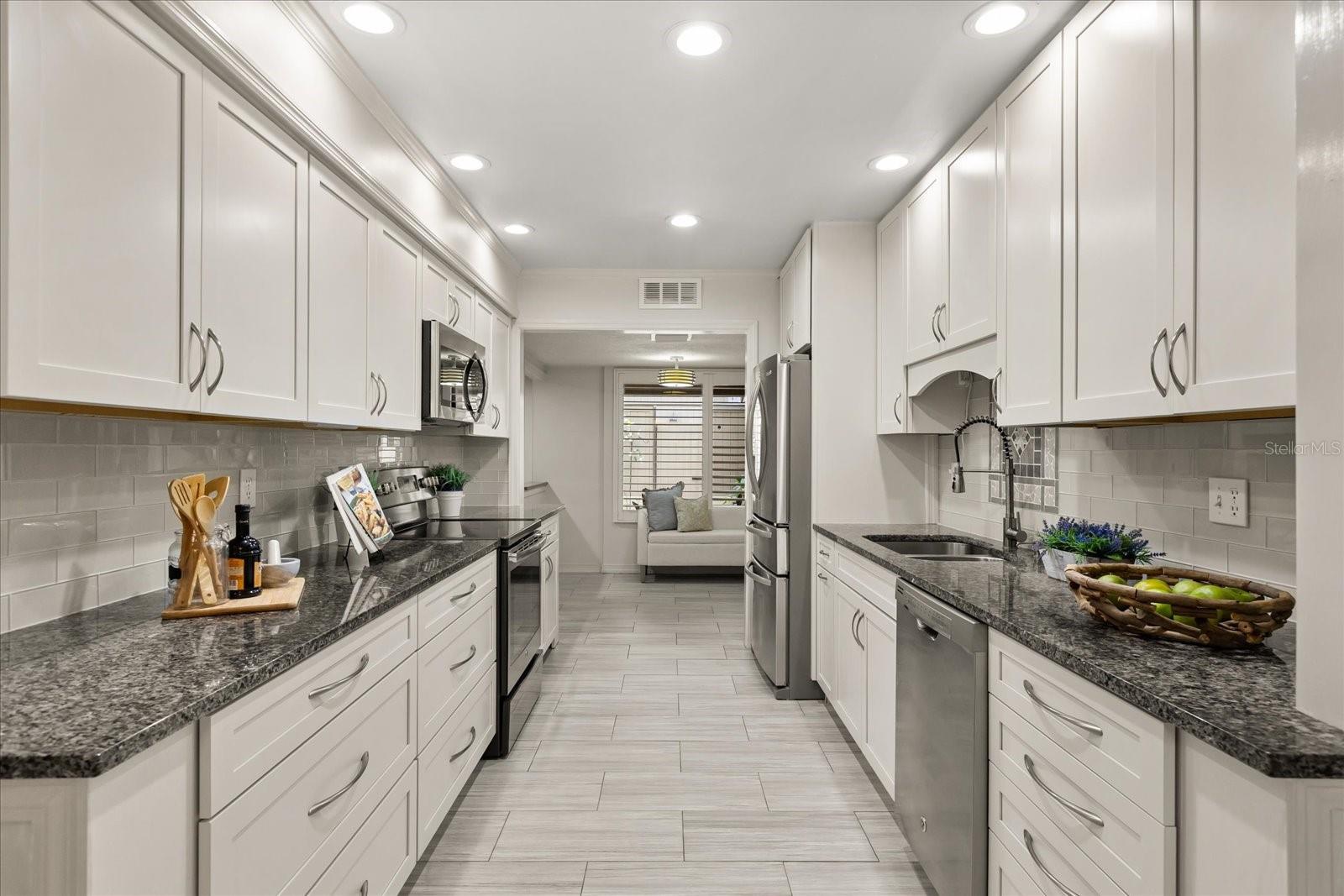 Image 12 of 50 For 546 Osceola Avenue 31