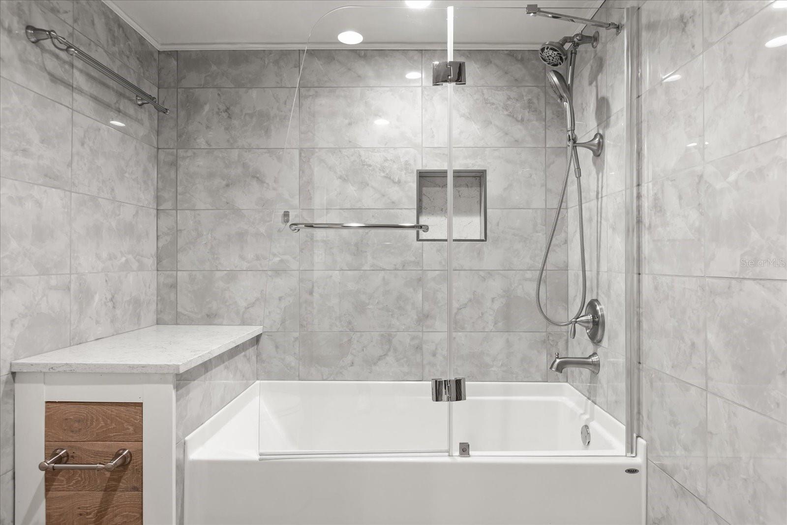 Image 19 of 50 For 546 Osceola Avenue 31