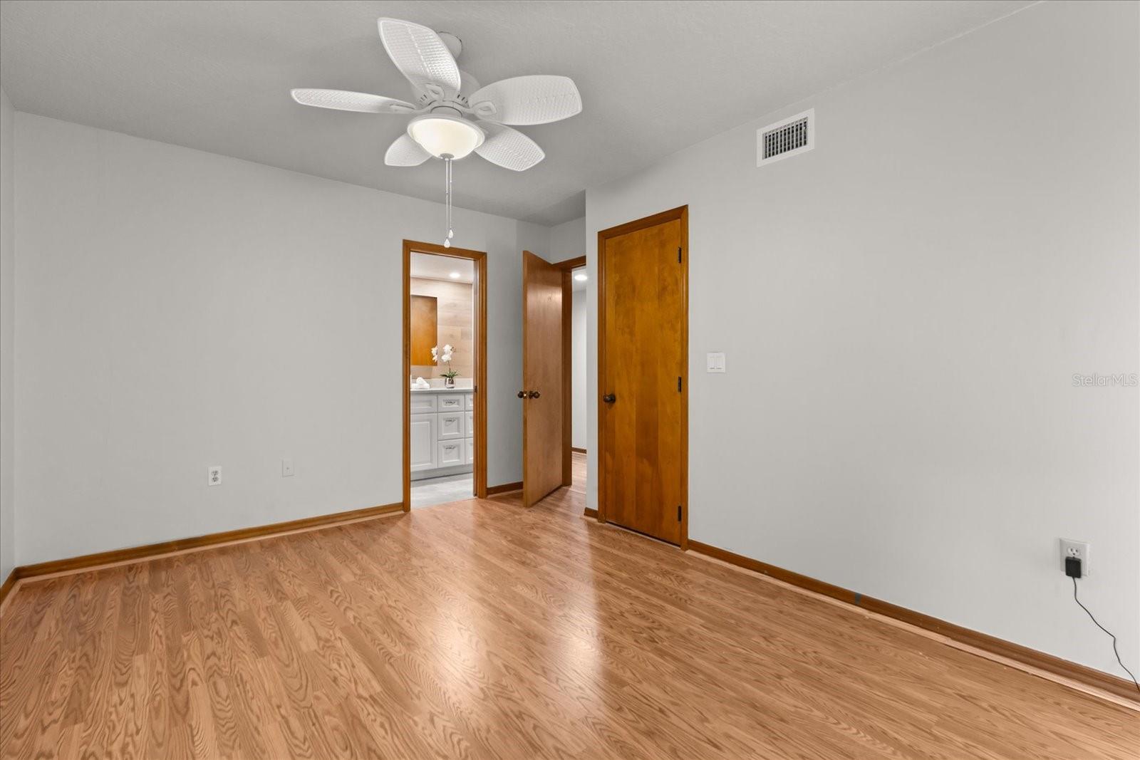 Image 21 of 50 For 546 Osceola Avenue 31