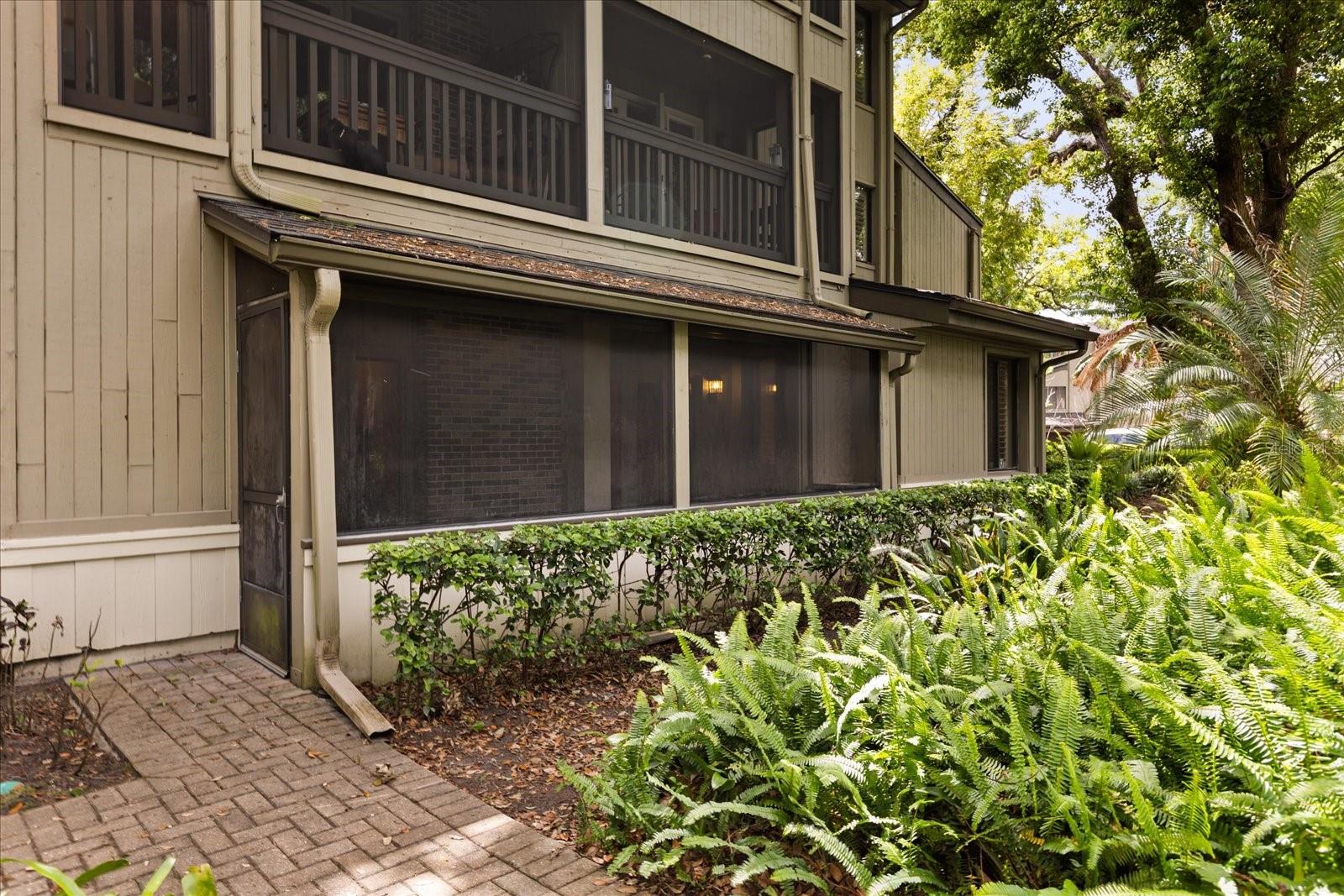 Image 30 of 50 For 546 Osceola Avenue 31