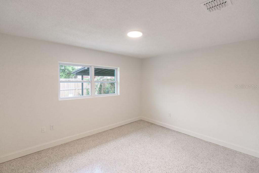 Image 13 of 31 For 1618 Indiana Avenue