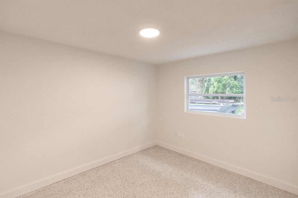 Image 16 of 31 For 1618 Indiana Avenue