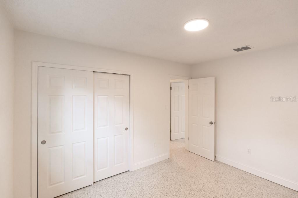 Image 18 of 31 For 1618 Indiana Avenue