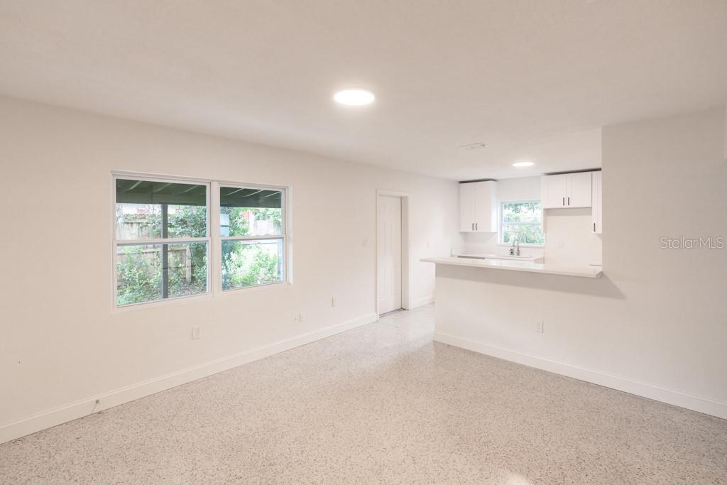 Image 21 of 31 For 1618 Indiana Avenue