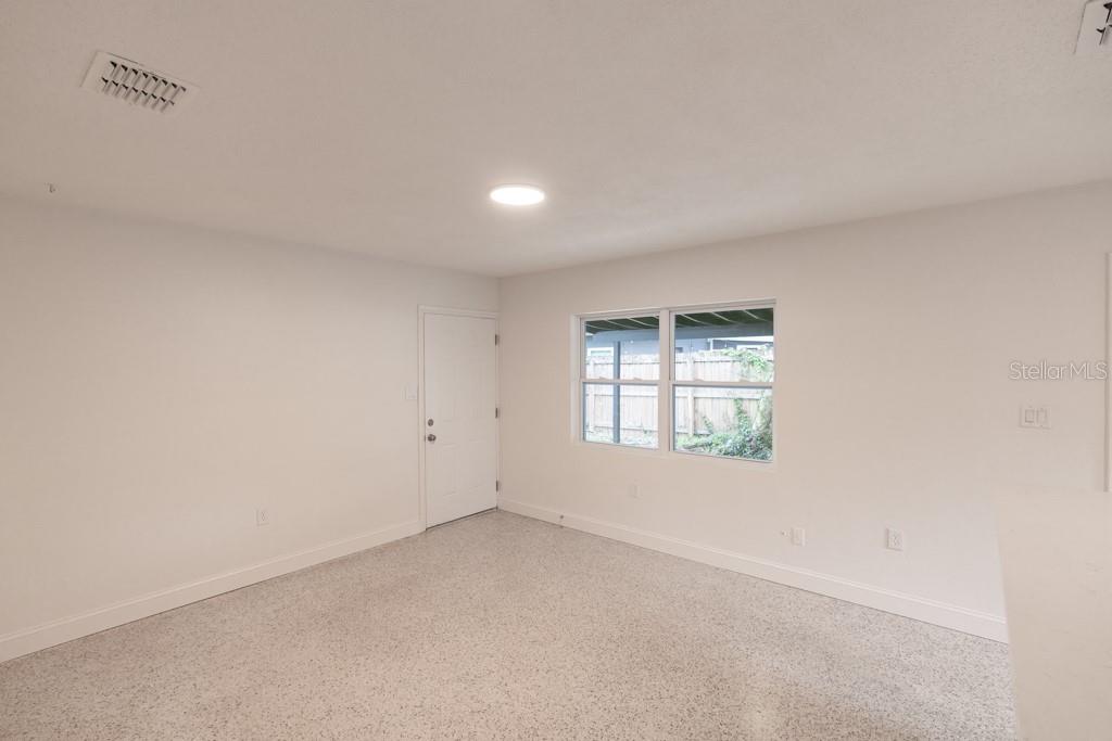 Image 23 of 31 For 1618 Indiana Avenue