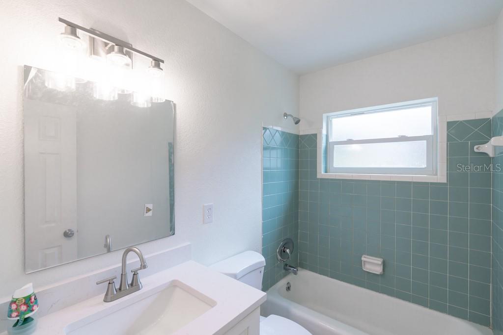 Image 28 of 31 For 1618 Indiana Avenue