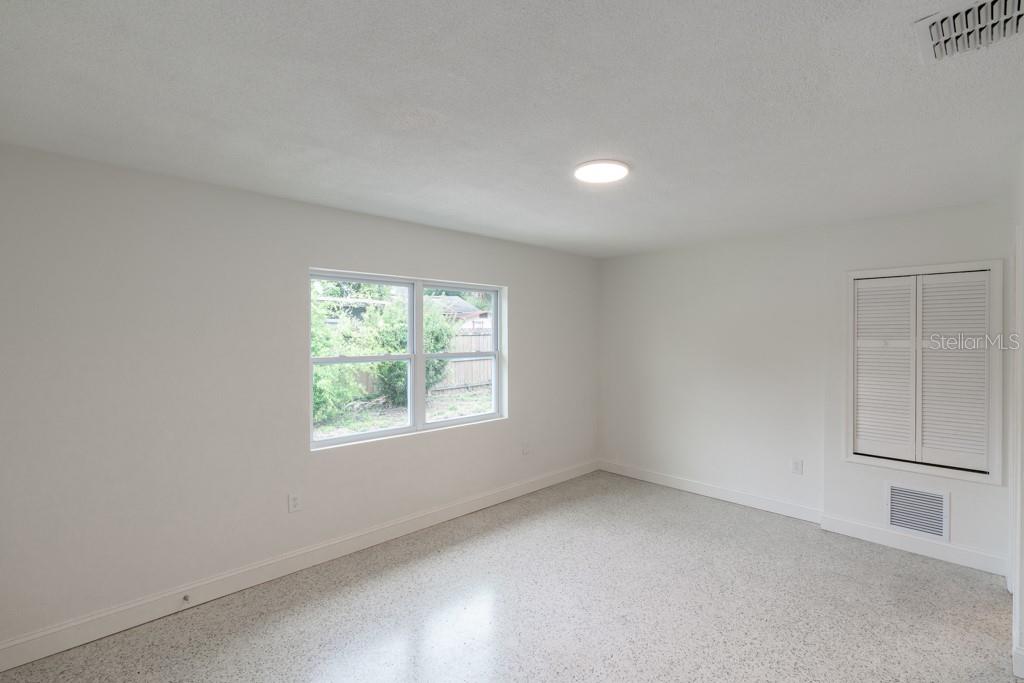 Image 3 of 31 For 1618 Indiana Avenue