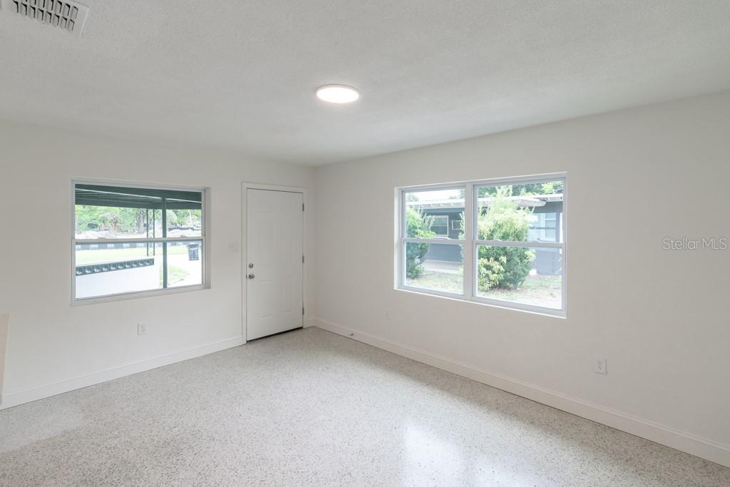 Image 8 of 31 For 1618 Indiana Avenue