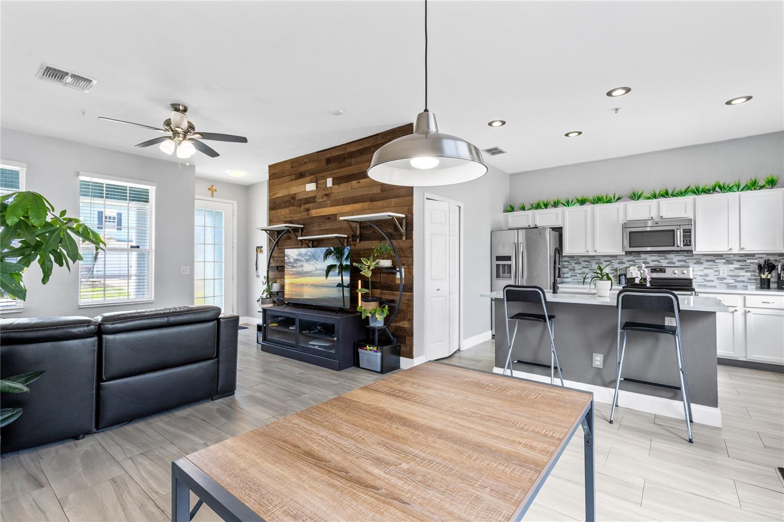 Image 4 of 29 For 6187 Chapledale Drive