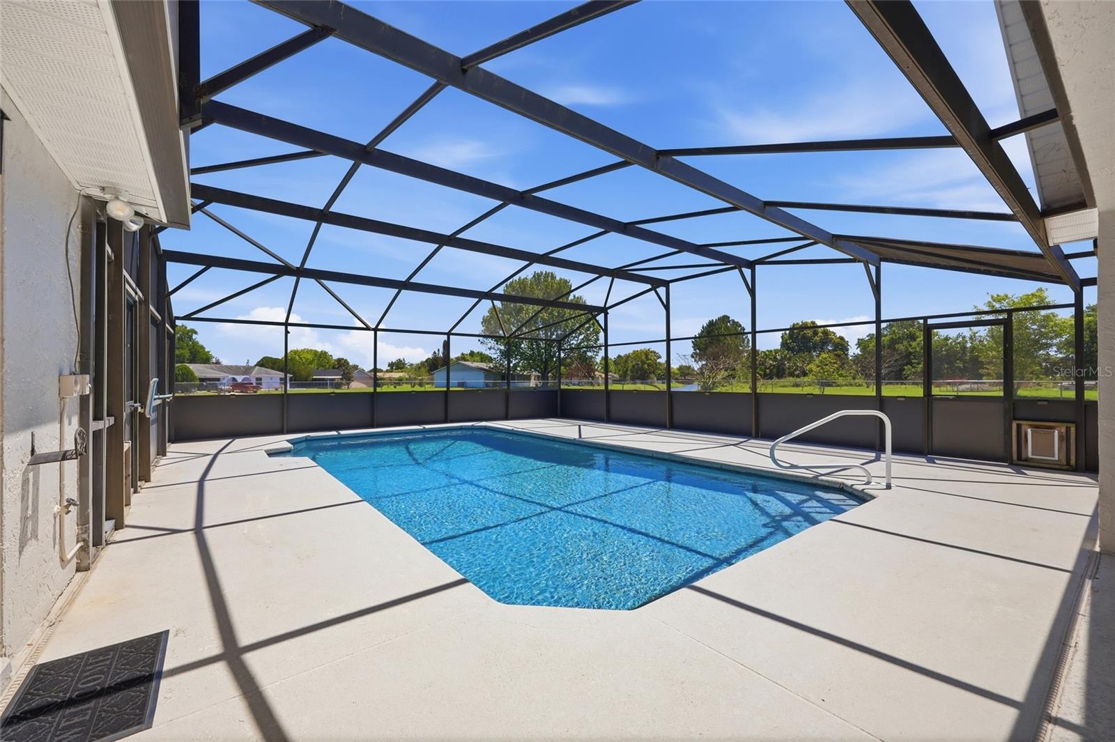 Image 12 of 59 For 417 Rider Circle