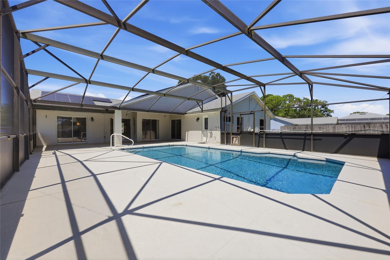 Image 16 of 59 For 417 Rider Circle