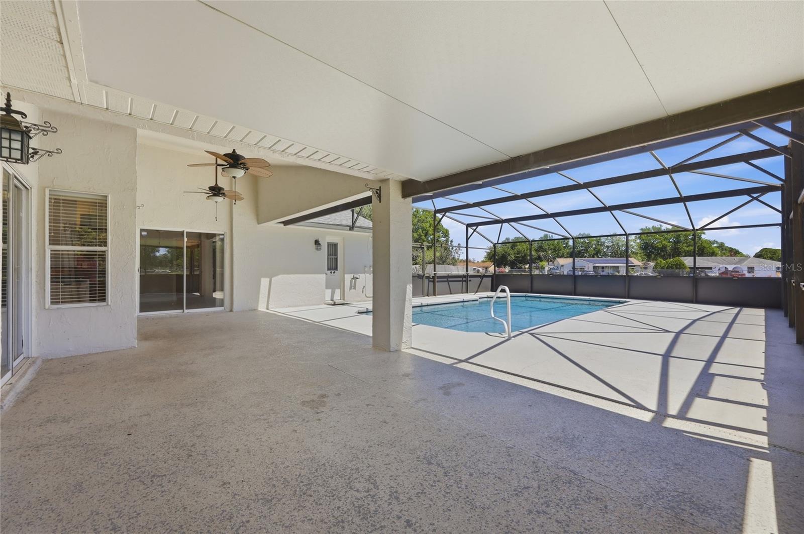 Image 17 of 59 For 417 Rider Circle