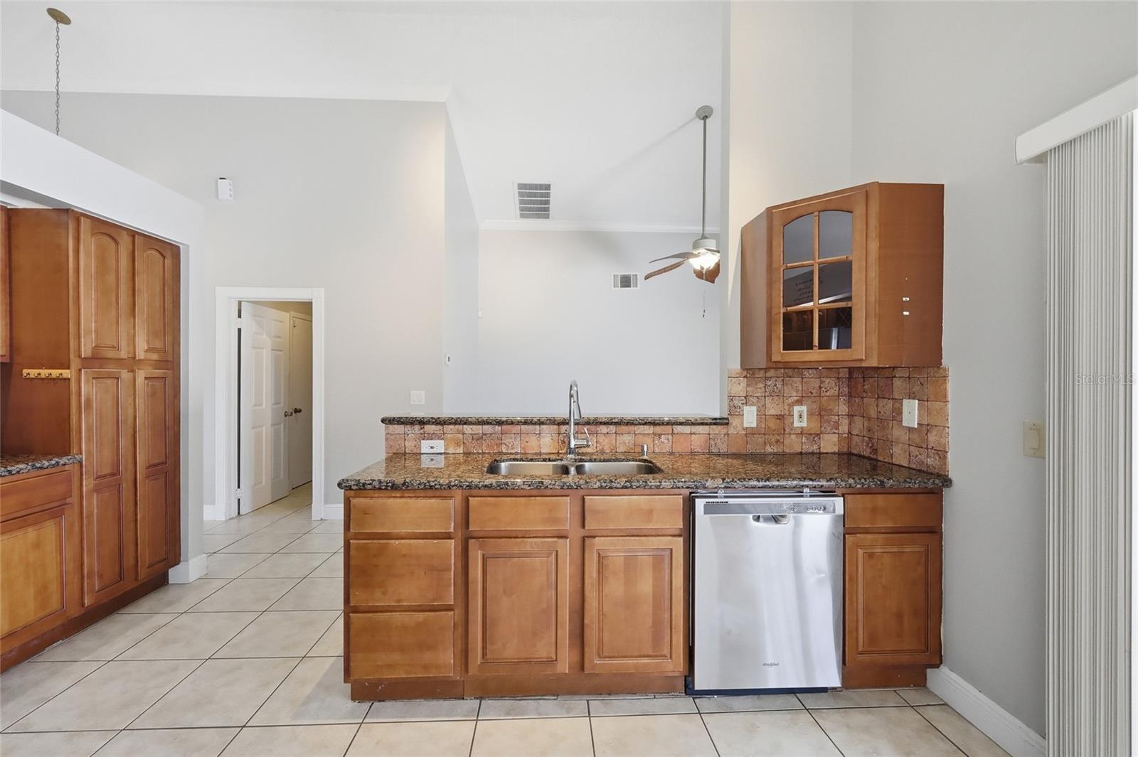 Image 23 of 59 For 417 Rider Circle