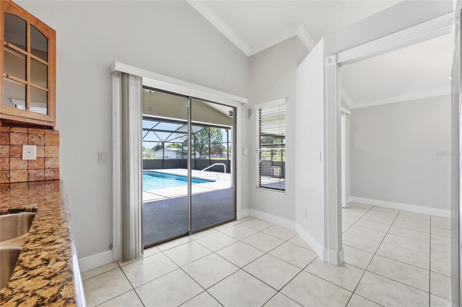 Image 24 of 59 For 417 Rider Circle