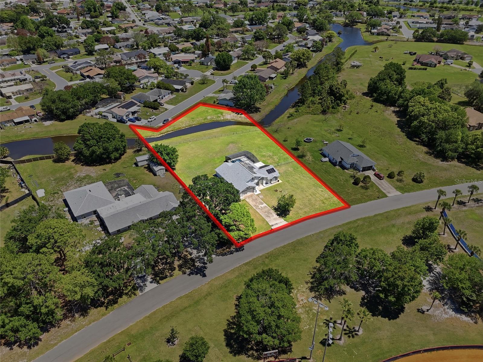 Image 3 of 59 For 417 Rider Circle