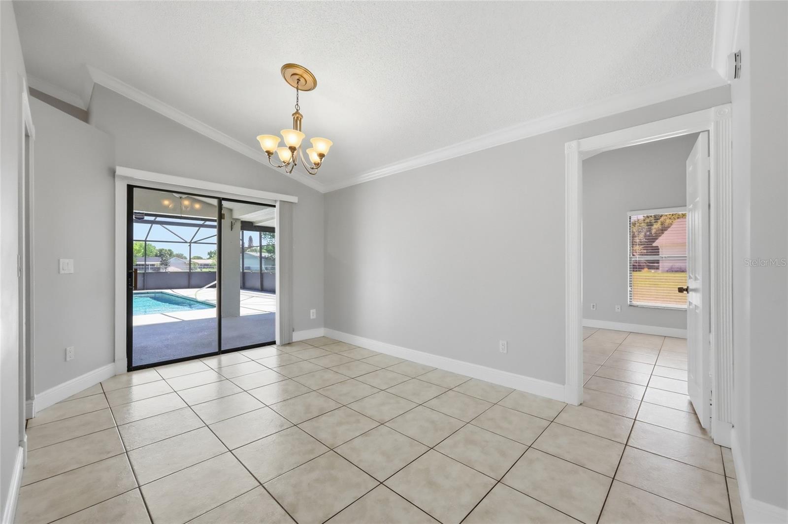 Image 32 of 59 For 417 Rider Circle