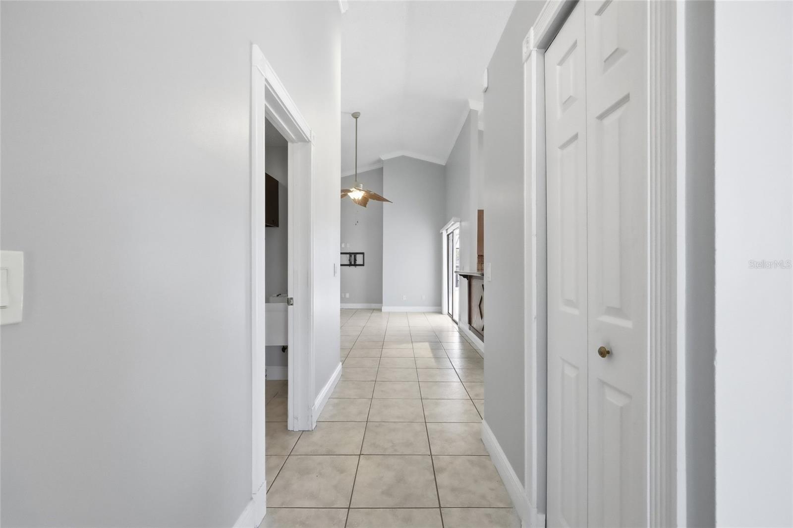 Image 41 of 59 For 417 Rider Circle