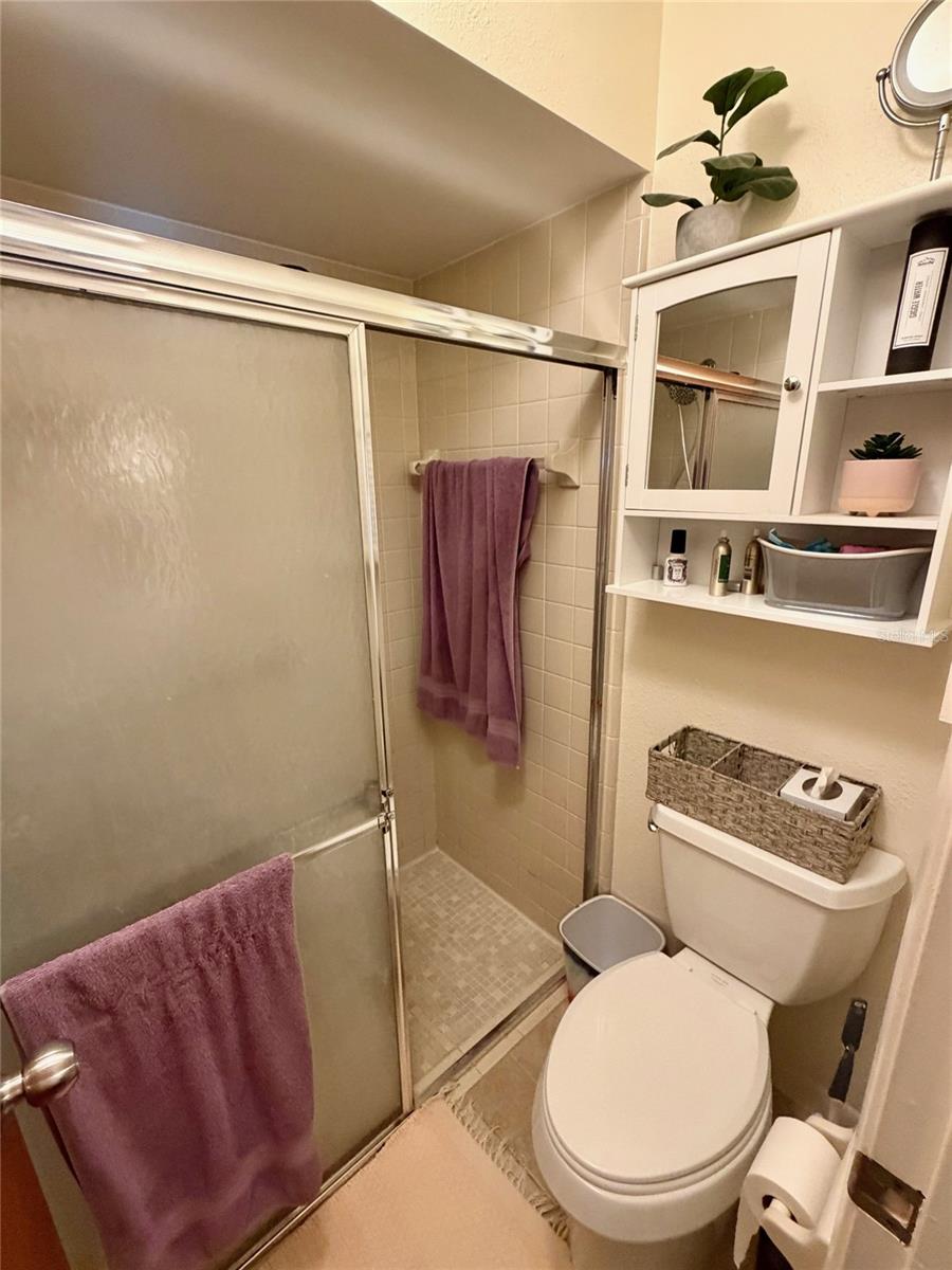 Image 6 of 10 For 146 Mayfair Court