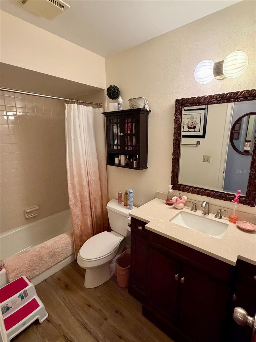 Image 7 of 10 For 146 Mayfair Court