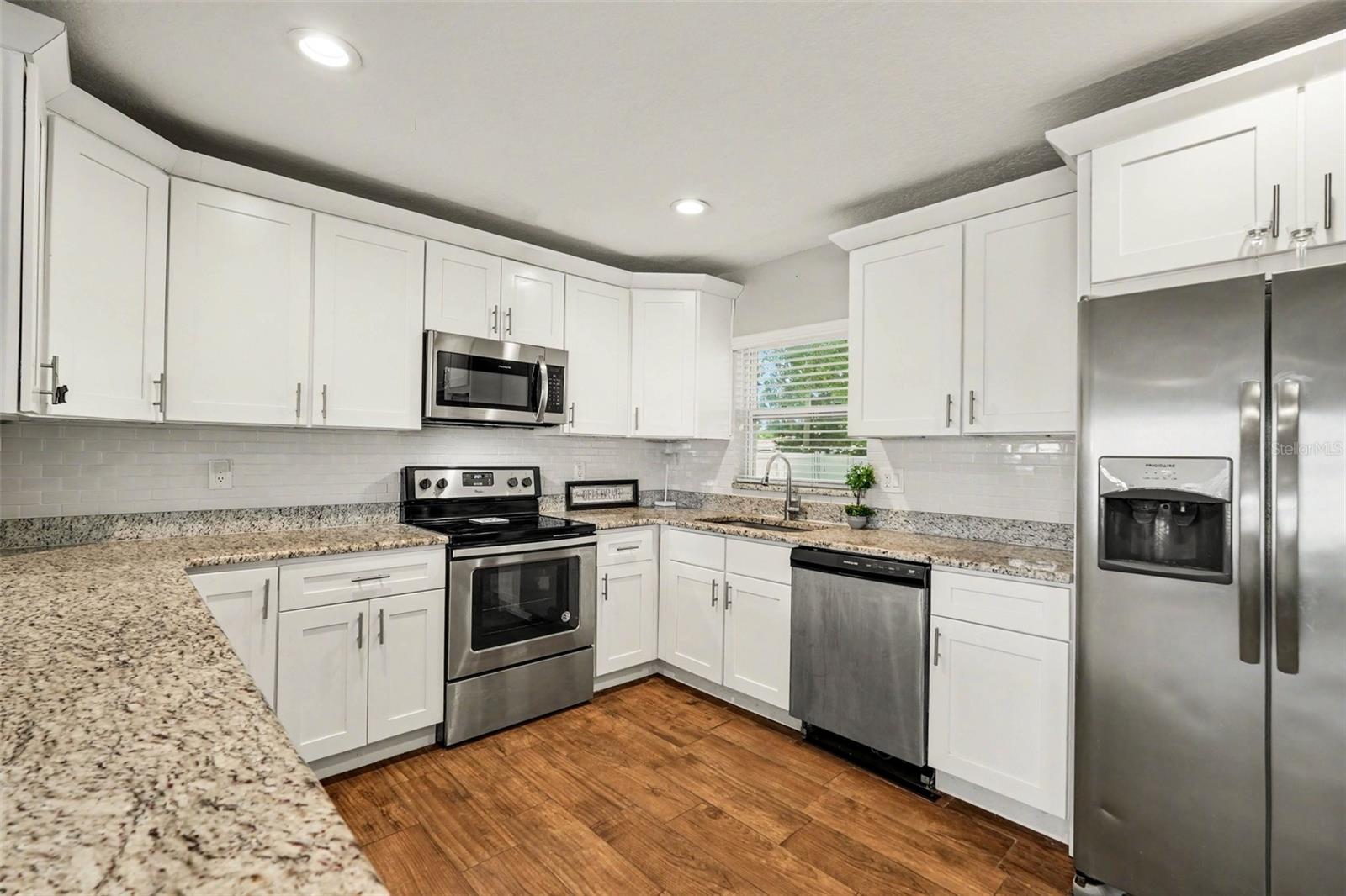 Image 12 of 29 For 10555 109th Street