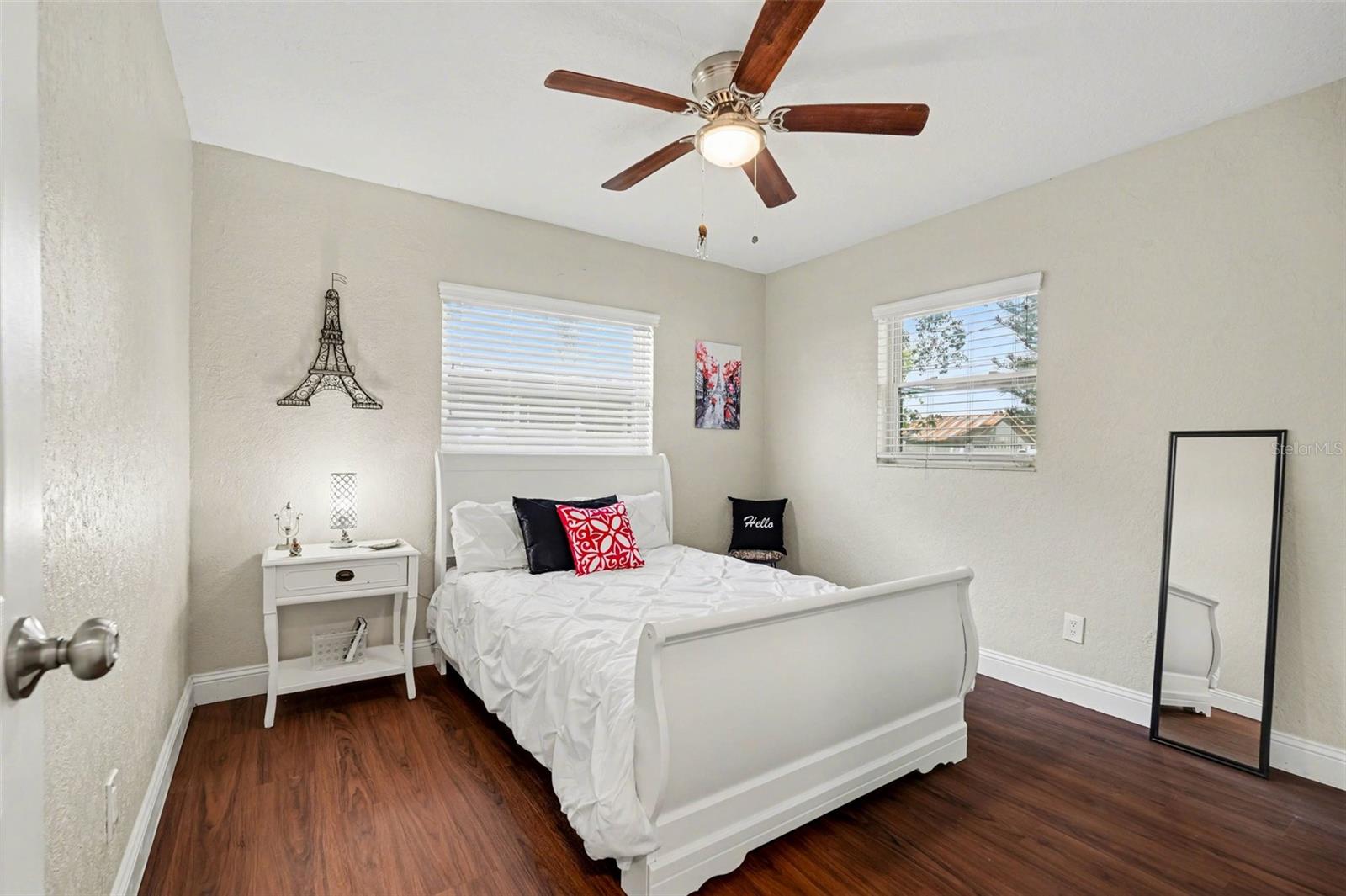 Image 18 of 29 For 10555 109th Street