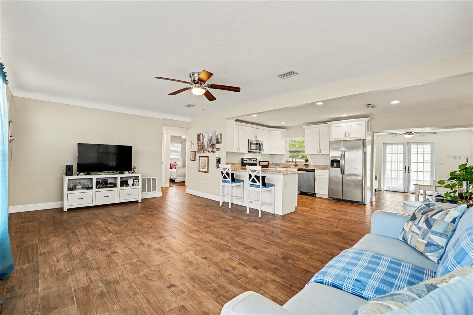 Image 8 of 29 For 10555 109th Street