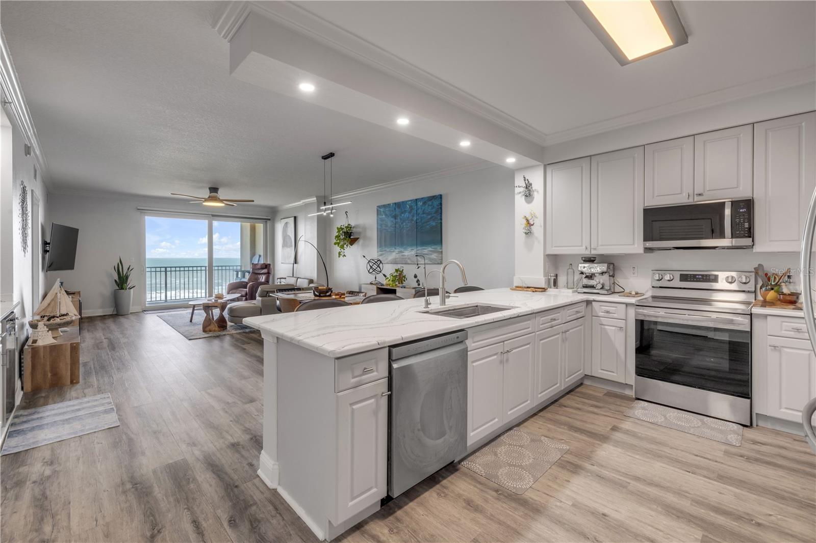 Image 5 of 34 For 60 Surfview Drive 510