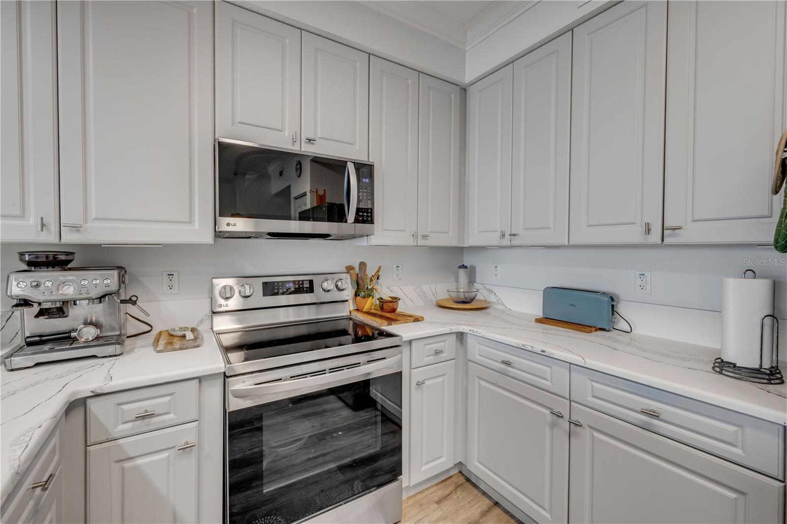 Image 6 of 34 For 60 Surfview Drive 510