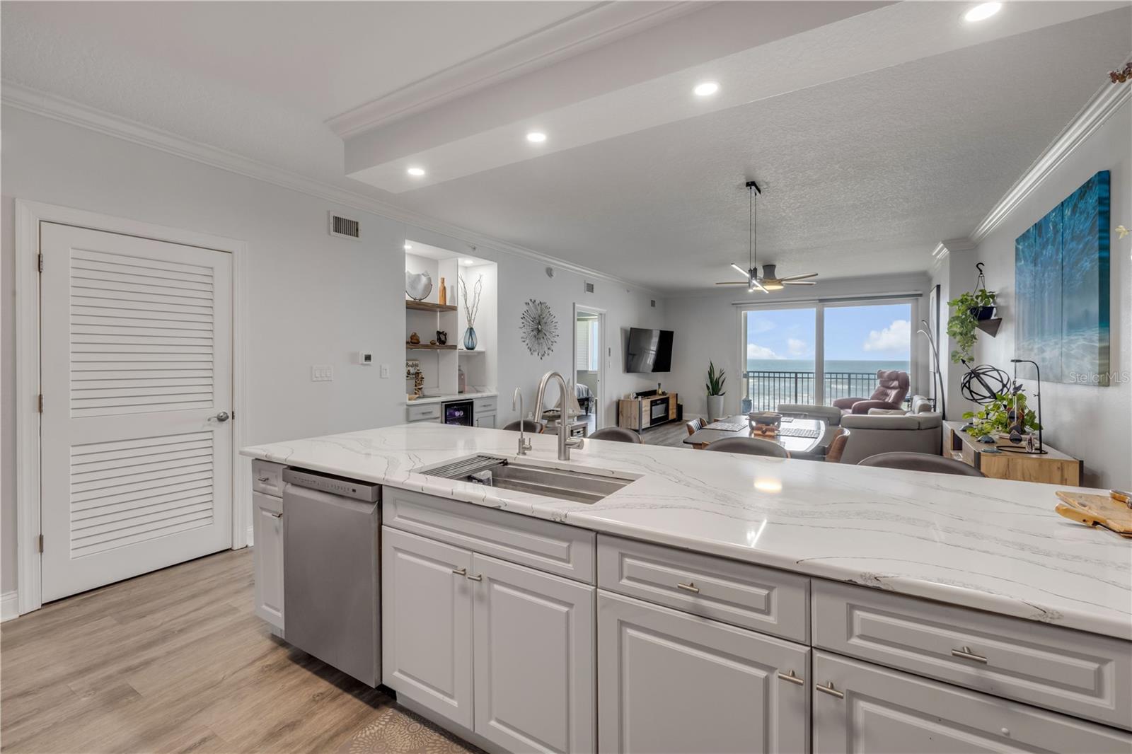 Image 7 of 34 For 60 Surfview Drive 510