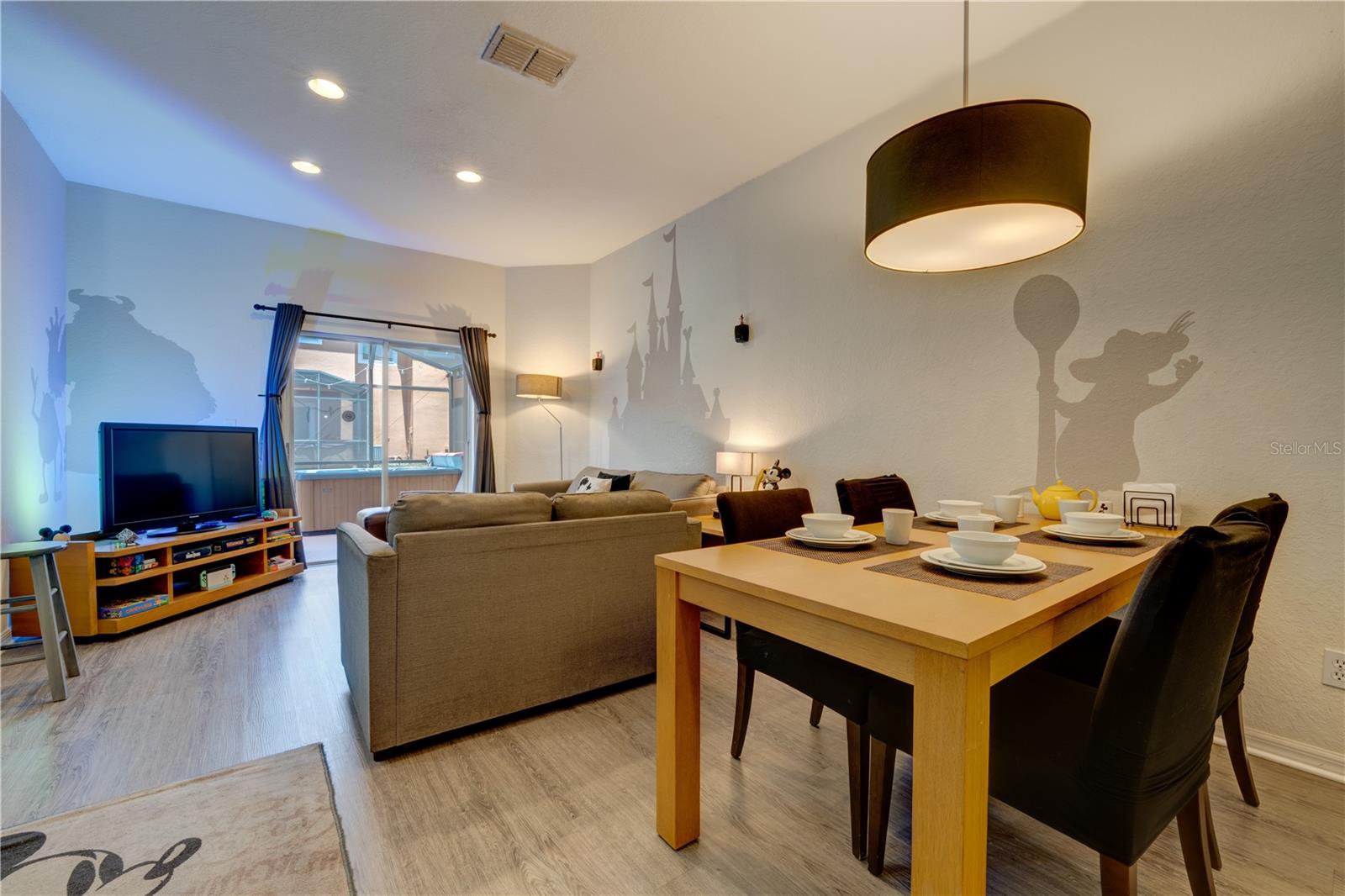 Image 12 of 84 For 2720 Roadster