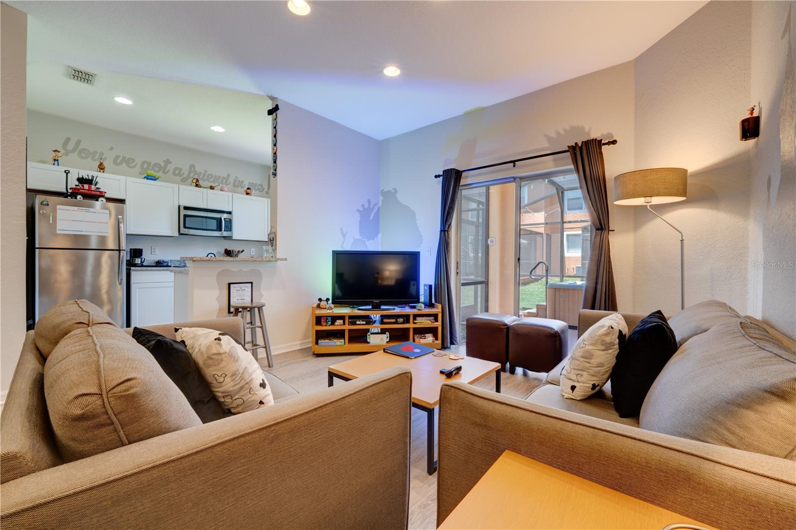 Image 15 of 84 For 2720 Roadster