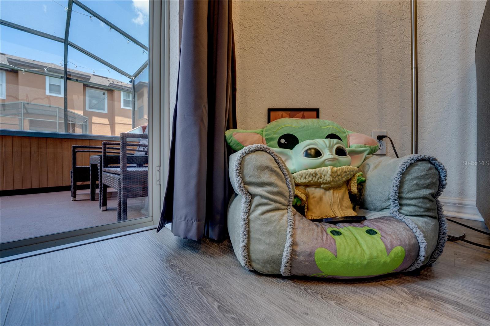 Image 21 of 84 For 2720 Roadster