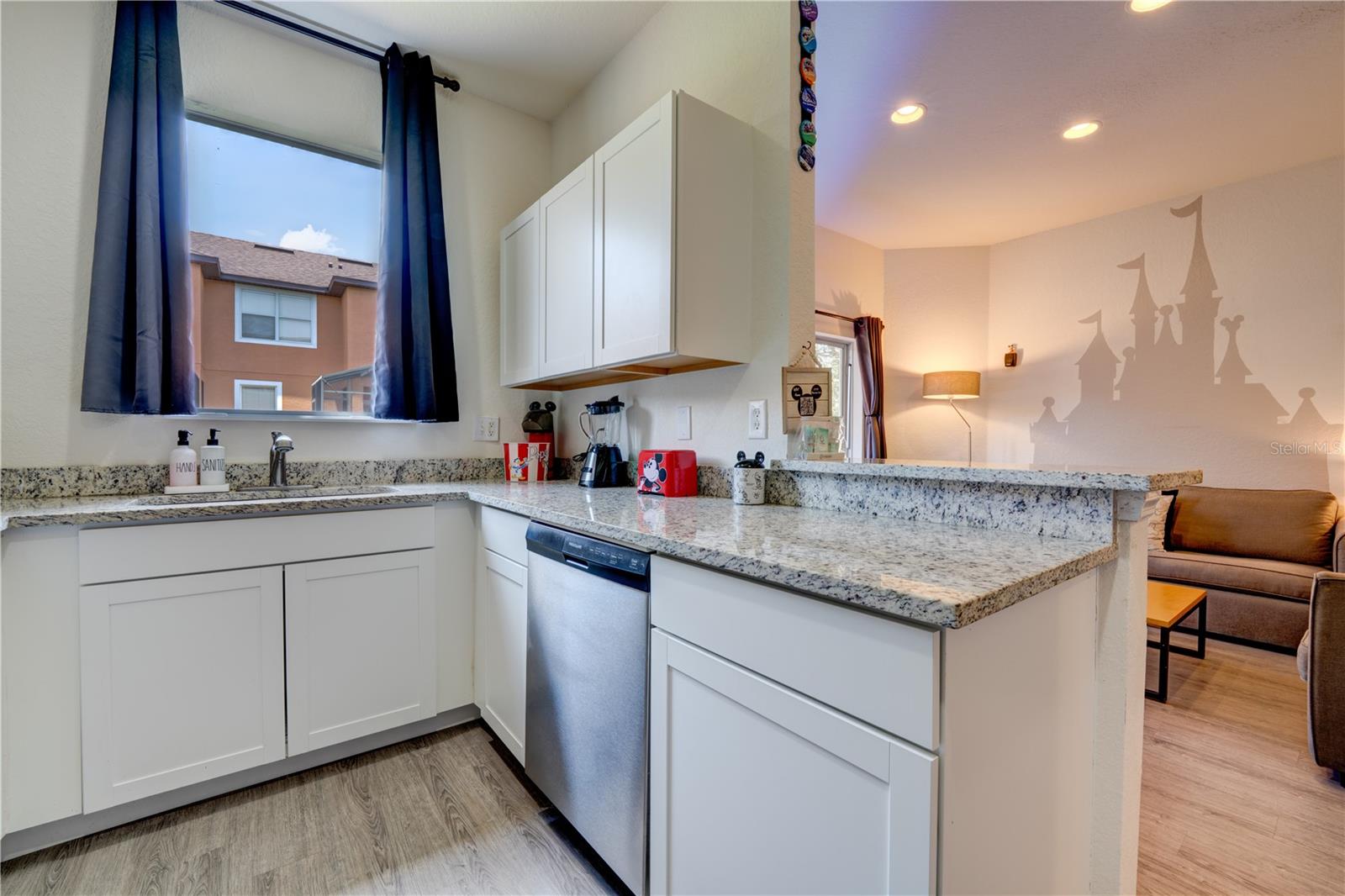 Image 30 of 84 For 2720 Roadster