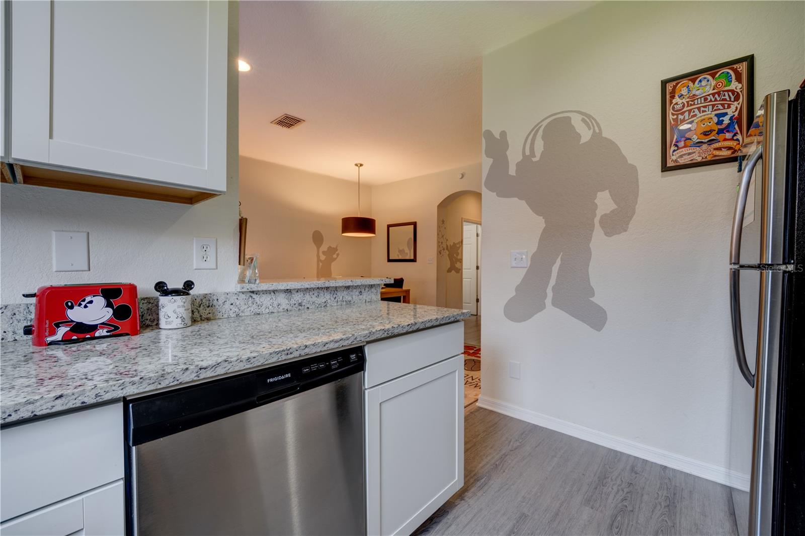 Image 33 of 84 For 2720 Roadster