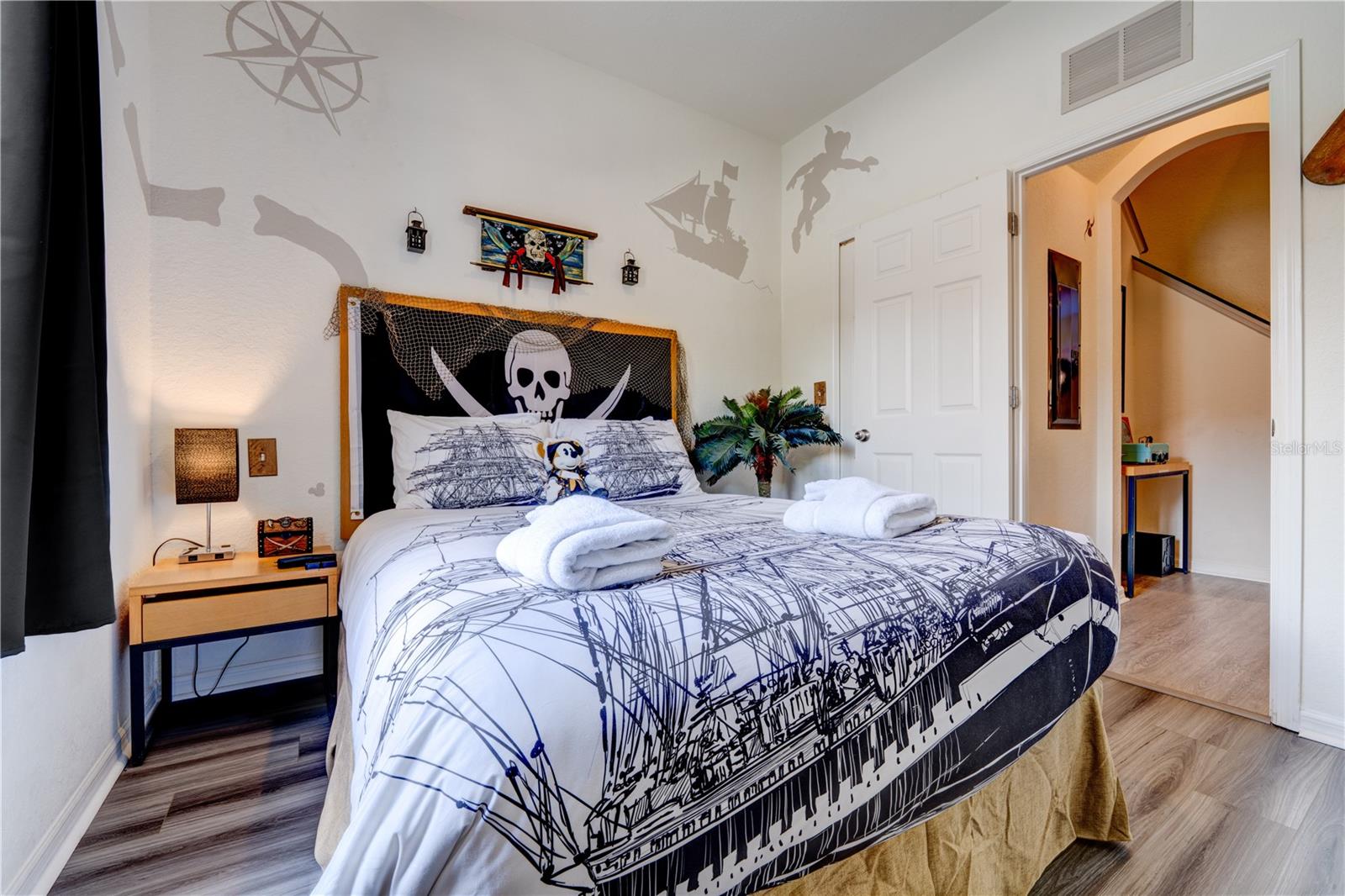 Image 43 of 84 For 2720 Roadster