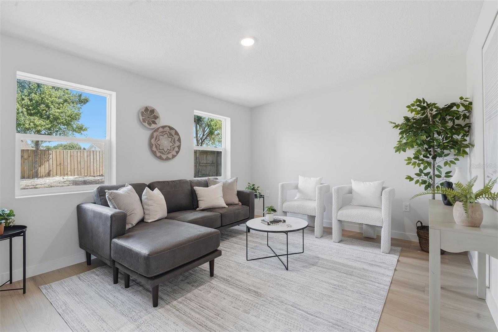 Image 12 of 31 For 725 Logan Drive