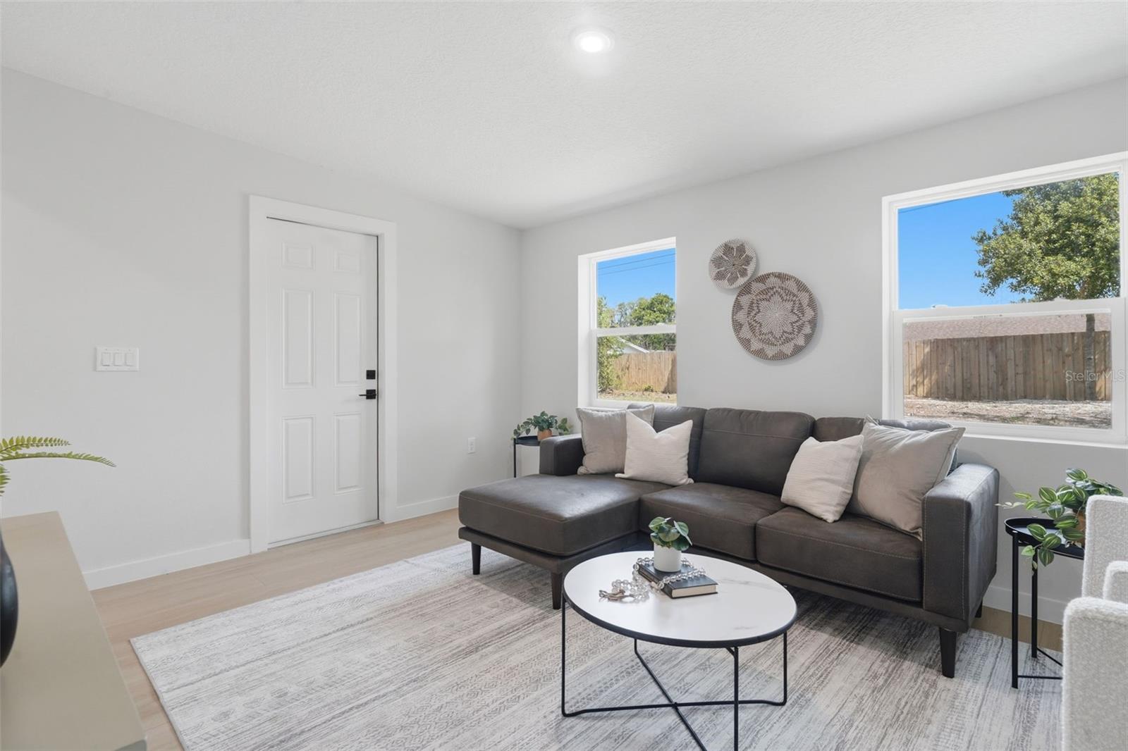 Image 14 of 31 For 725 Logan Drive