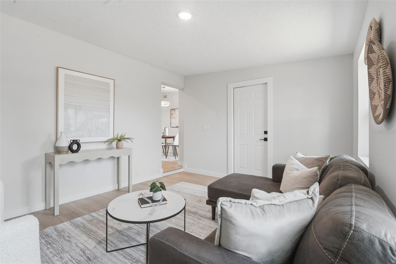 Image 15 of 31 For 725 Logan Drive