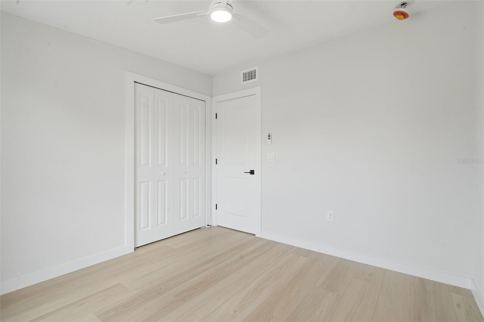 Image 22 of 31 For 725 Logan Drive