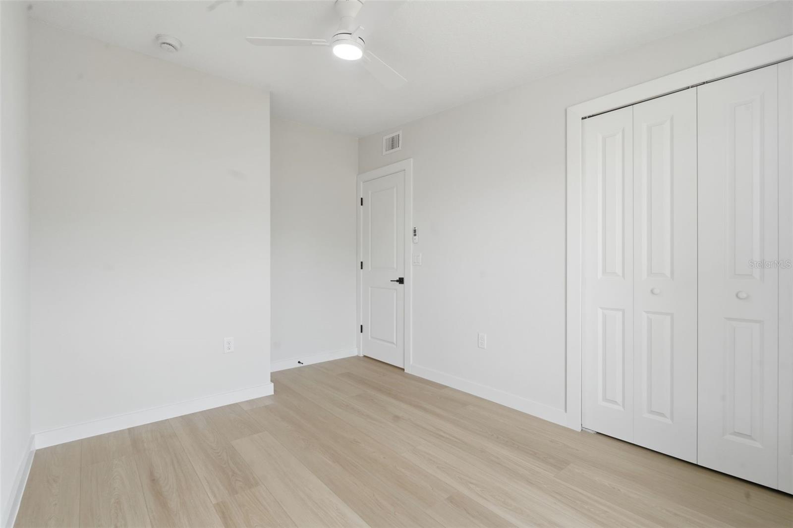 Image 24 of 31 For 725 Logan Drive