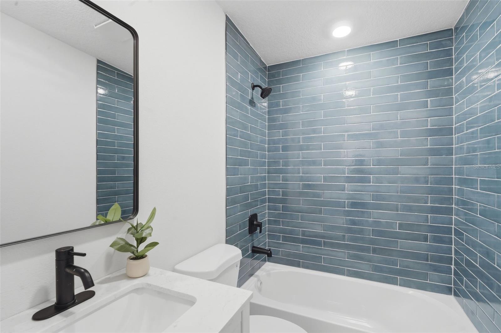 Image 25 of 31 For 725 Logan Drive