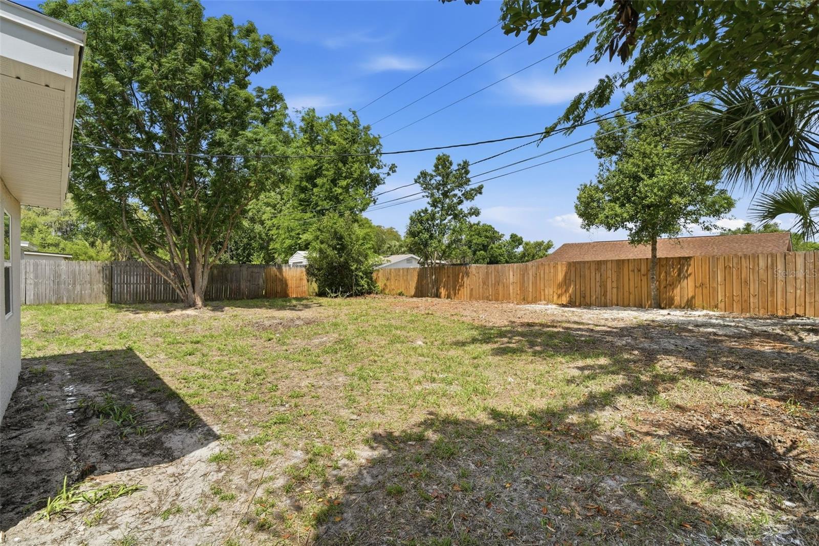 Image 27 of 31 For 725 Logan Drive