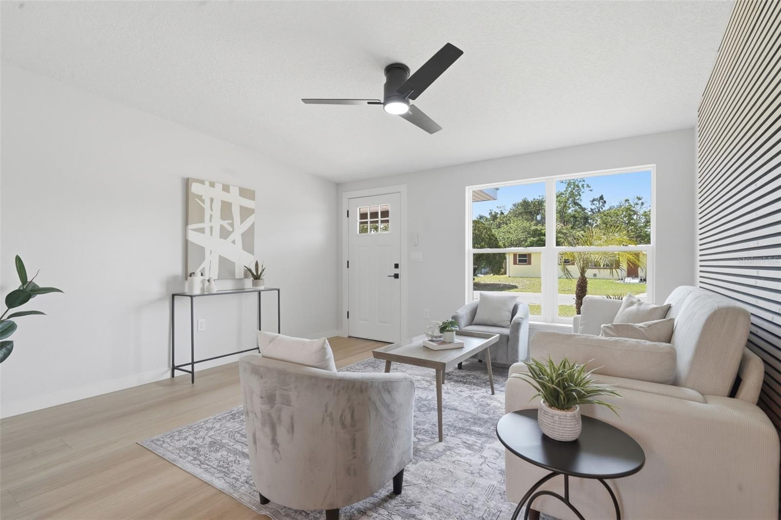 Image 3 of 31 For 725 Logan Drive