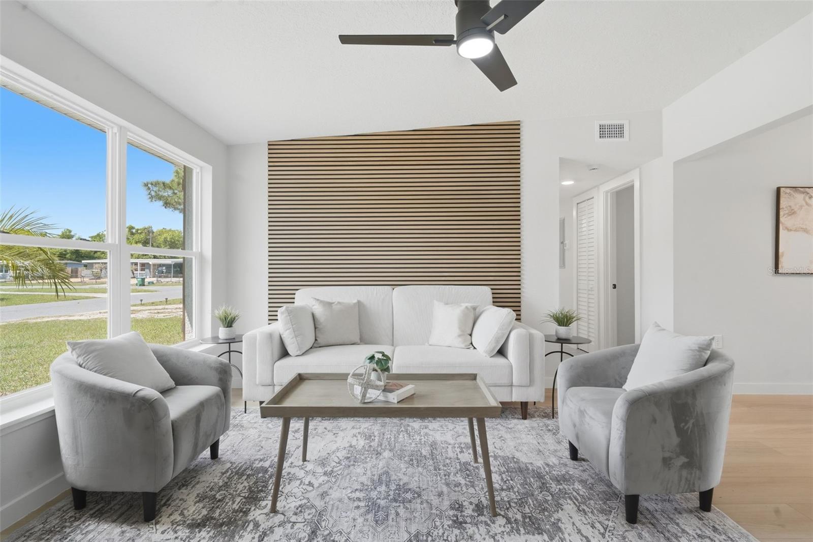 Image 6 of 31 For 725 Logan Drive