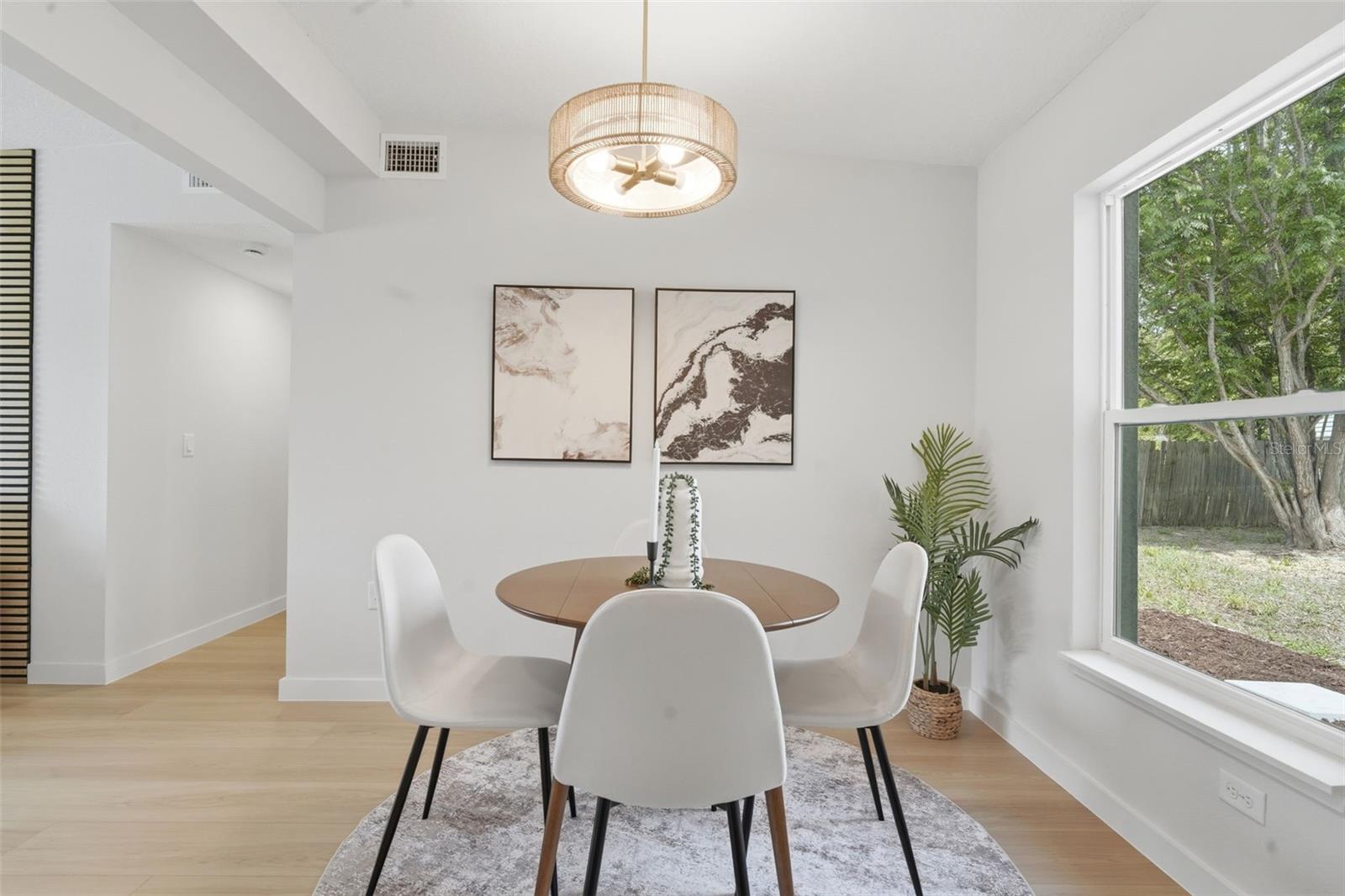 Image 8 of 31 For 725 Logan Drive