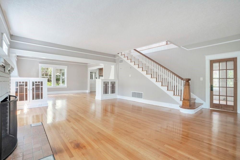 Image 10 of 37 For 1565 Forest Avenue