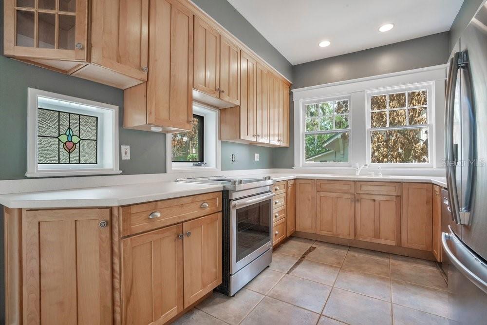 Image 13 of 37 For 1565 Forest Avenue