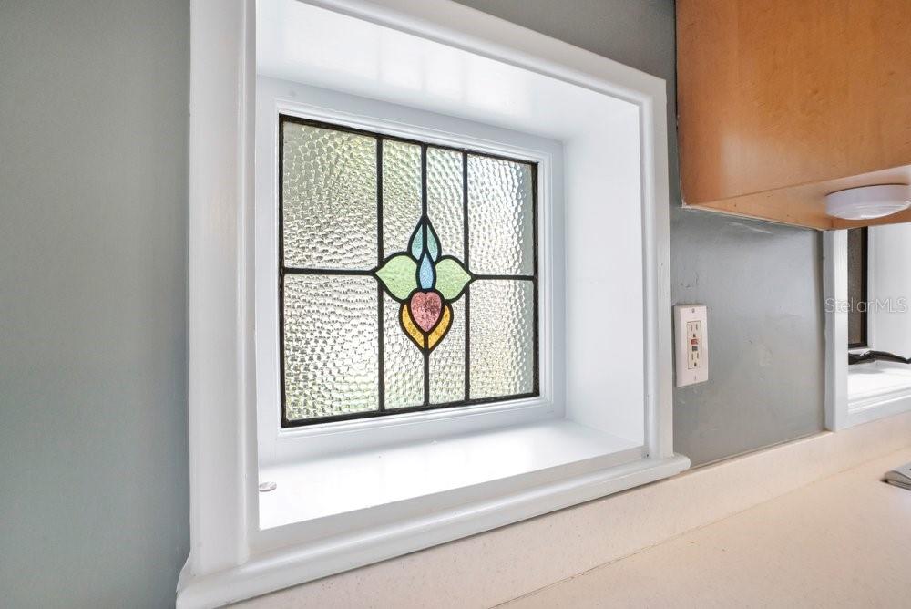 Image 14 of 37 For 1565 Forest Avenue