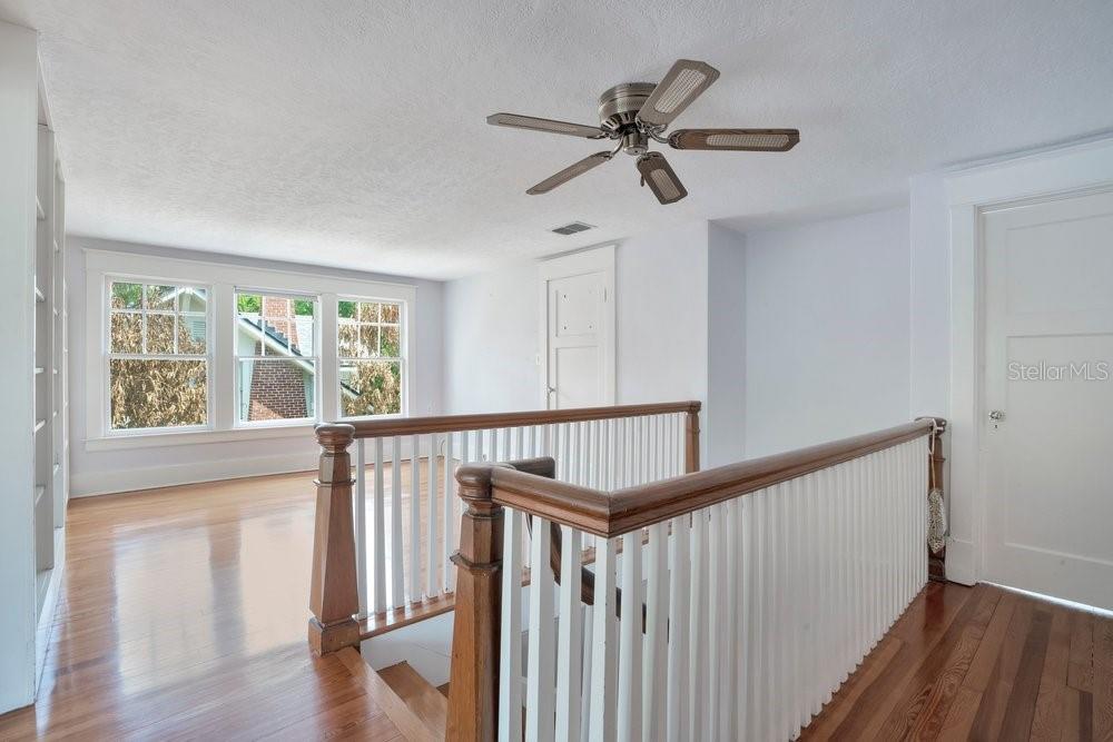 Image 20 of 37 For 1565 Forest Avenue