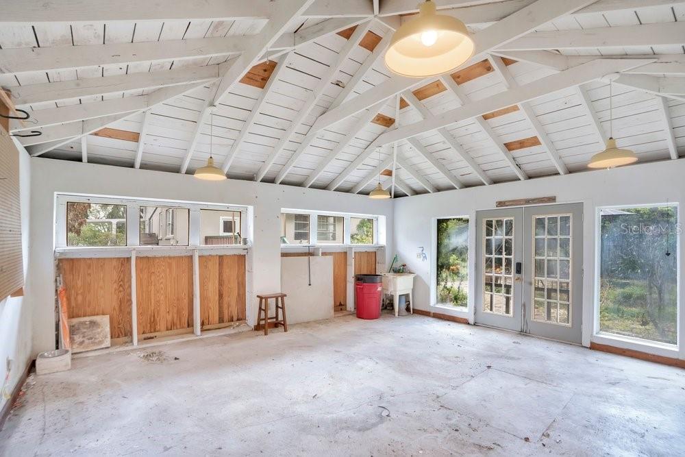 Image 32 of 37 For 1565 Forest Avenue